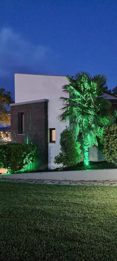 Heaven Luxury Villa Nea Roda Exterior foto