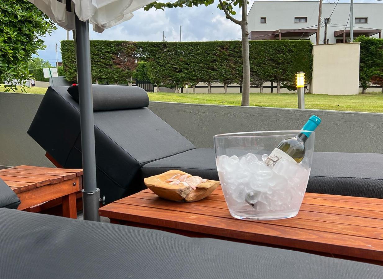 Heaven Luxury Villa Nea Roda Exterior foto