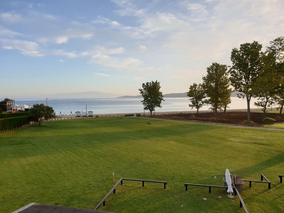 Heaven Luxury Villa Nea Roda Exterior foto